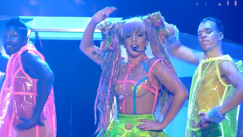 Lady Gaga – Bad Romance (Live – Phones 4u Arena, Manchester, UK, Oct 2014)