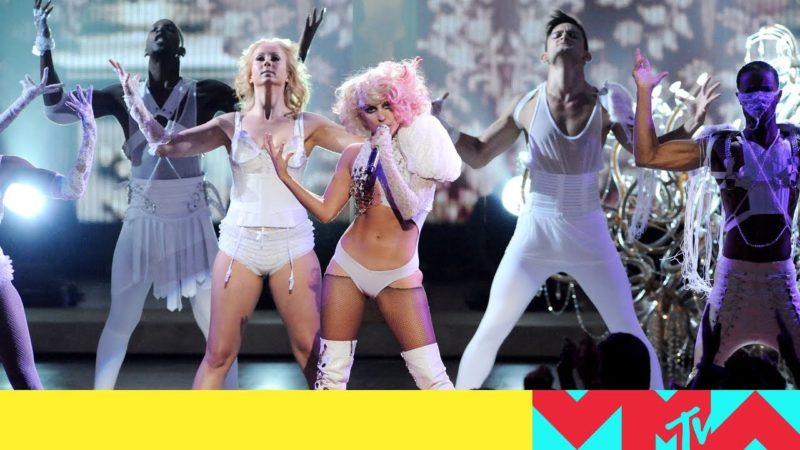 Lady Gaga Performs ‘Poker Face’ / ‘Paparazzi’ (2009) | VMAs